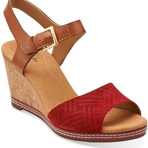 Clarks Helio Jet Strap Wedge Sandal 6.5W wide red